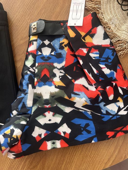 Къси дамски панталони