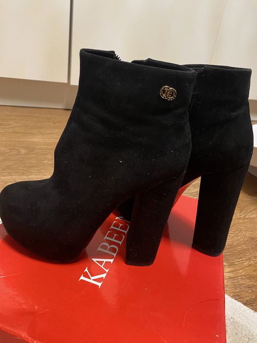 Продам батильоны замшевые