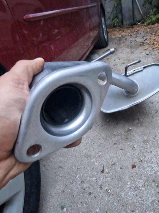 Задно гърне за Mazda 5