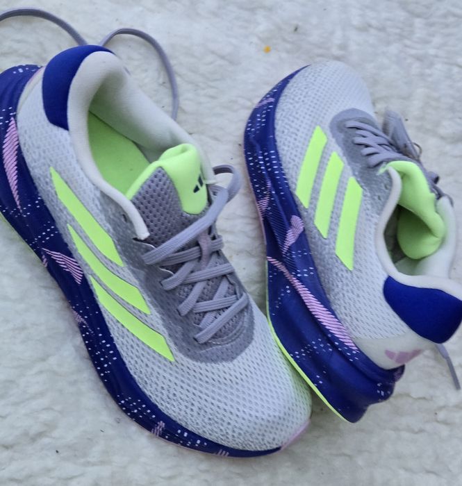 Adidas оригинални дамски сникърси нови 38 2/3