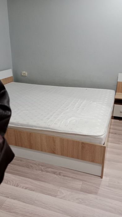Продам 2 спальный кровать с тубочкой