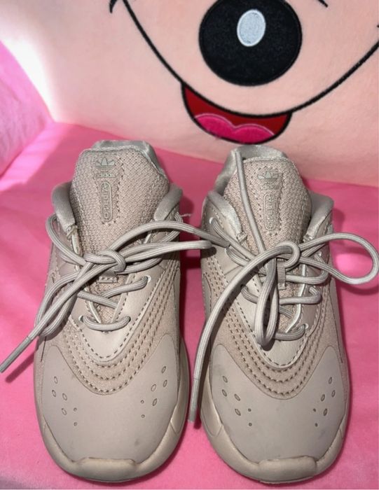 Adidas Ozelia marimea 25,5