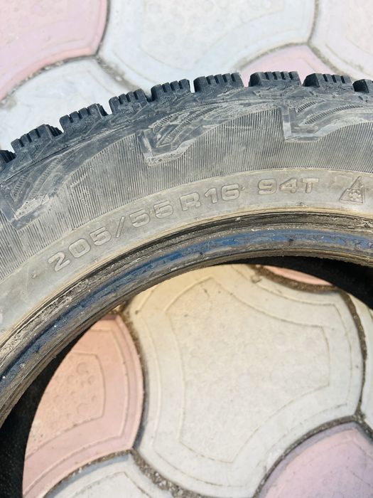 Продам шипованные шины 205.55.R16