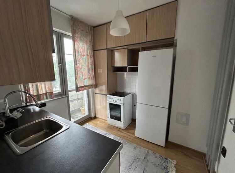 Дава се под наем Тристаен апартамент в Пловдив, Център - 110 кв.м за 500 € - Снимка #1