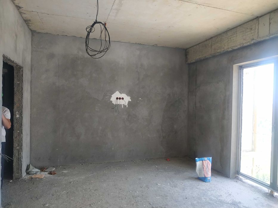 Сергели Машина бозор олдида 3 хонали новостройка сотилади. 89 м2