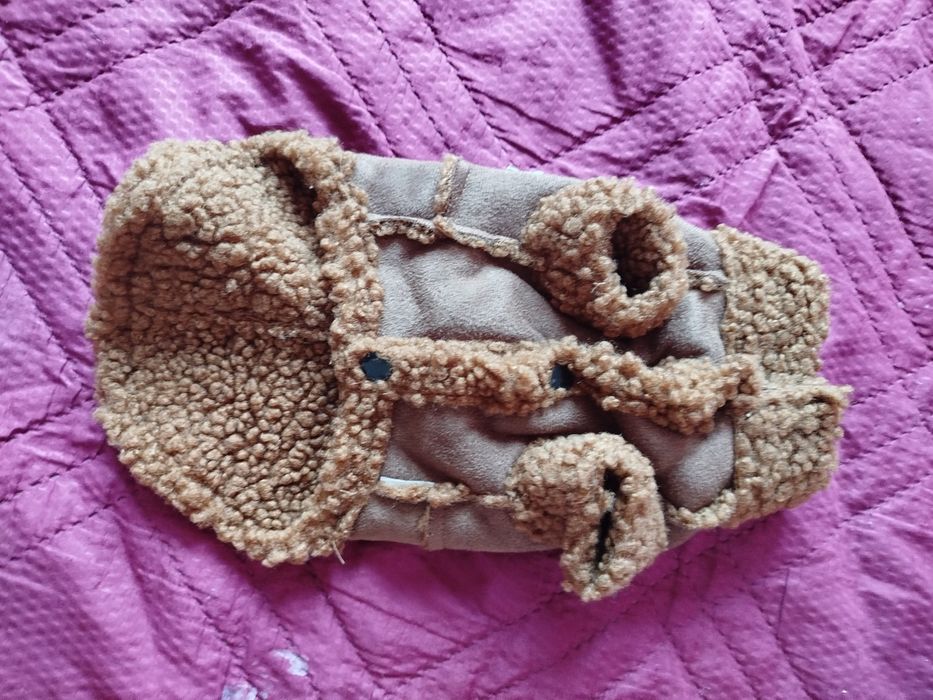 Топла дрешка за малки кученца.   .