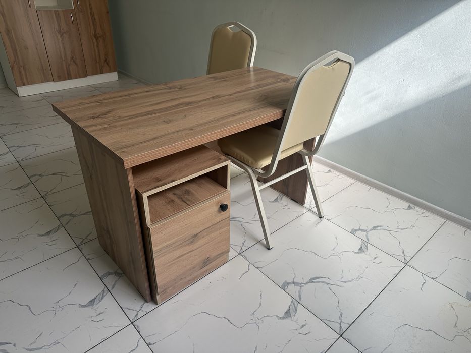 Продам шкаф, стол, тумба