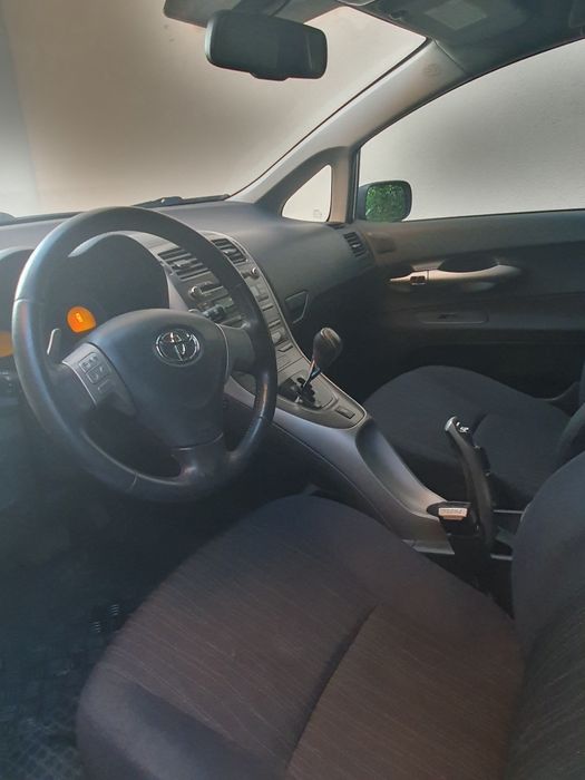 Autoturism TOYOTA AURIS