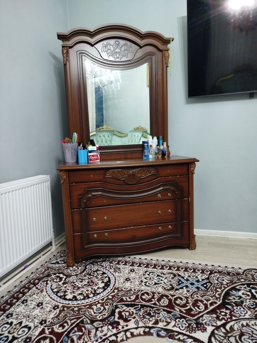 Kamod holati yaxwi dubayskiy mebel tez va arzon sotiladi