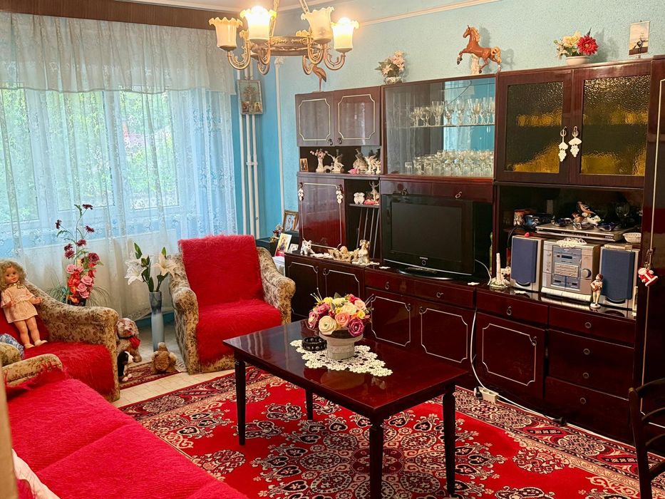 Apartament 3 camere la parter Dancu