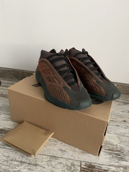 Yezzy 700 V3 Copper Fade