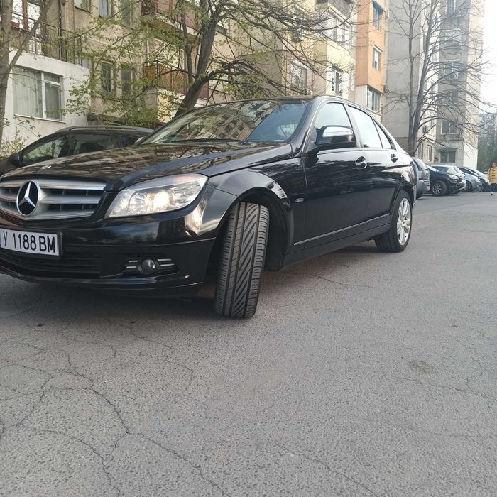 Автомобил  Мерцедес Бенц с200