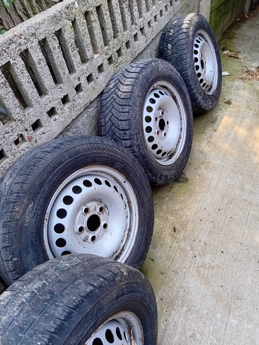 Set 4 jante cu anvelope iarnă 215/65 R16C - Volkswagen Transporter