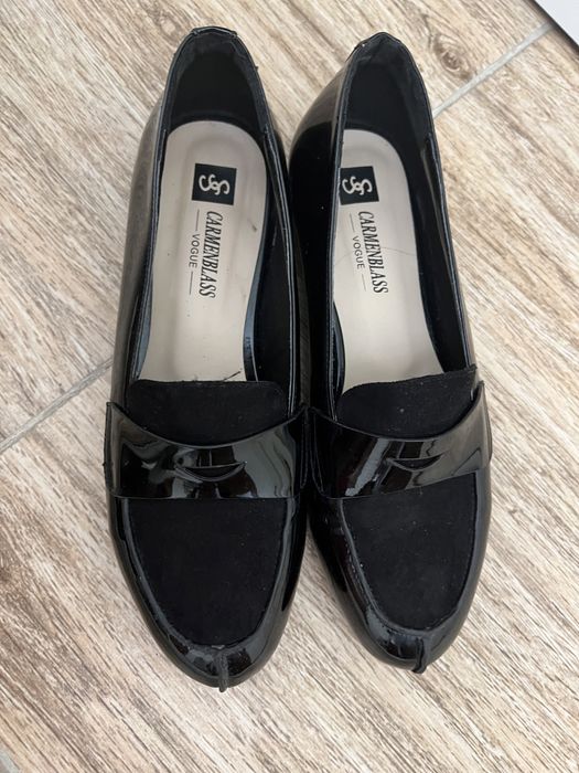 Лоферы лакированные