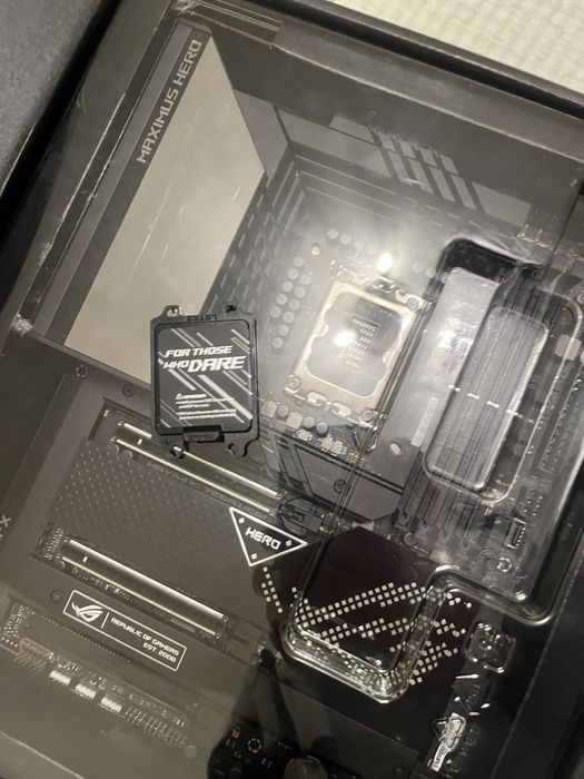 Asus ROG Maximus Z690 Hero