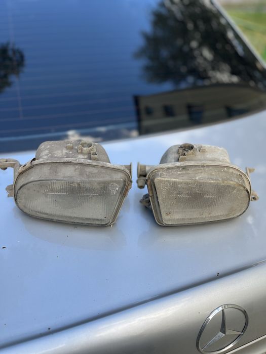 Фара мерседес 210 рест с дефектом креплении