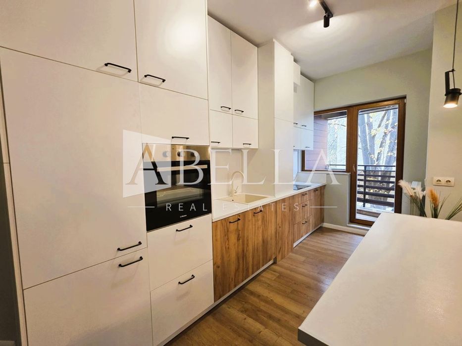 Дава се под наем Тристаен апартамент в София, Изток - 150 кв.м за 947.58 € - Снимка #3