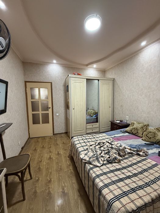 Срочно продается 3-х комн квартира в Куйлюк массив-5, 3/5/5