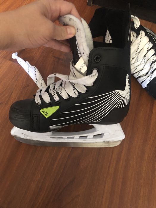 Продам коньки хоккейные