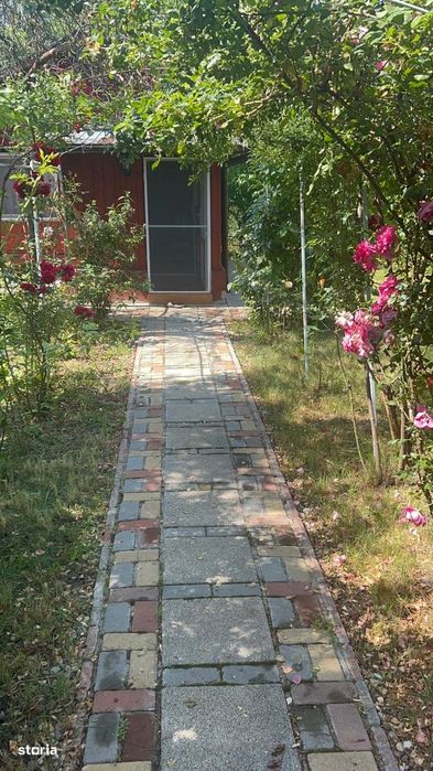 Căsuță de vacanță cu 3 camere și curte mare