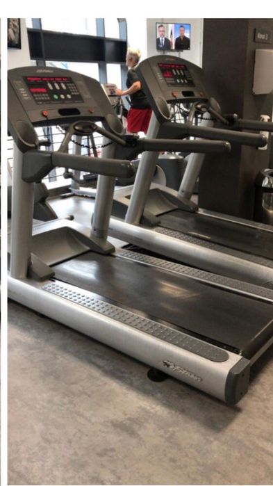 Depozit aparate profesionale life fitness