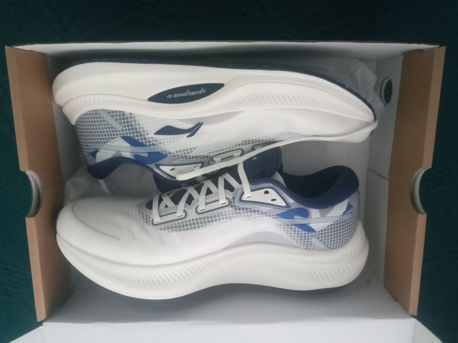 Кросовки 45 размер новые