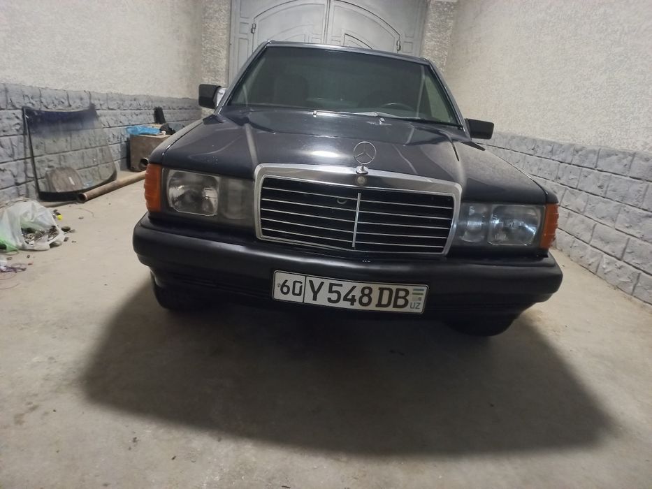 Мерседес 190 Сотилади.