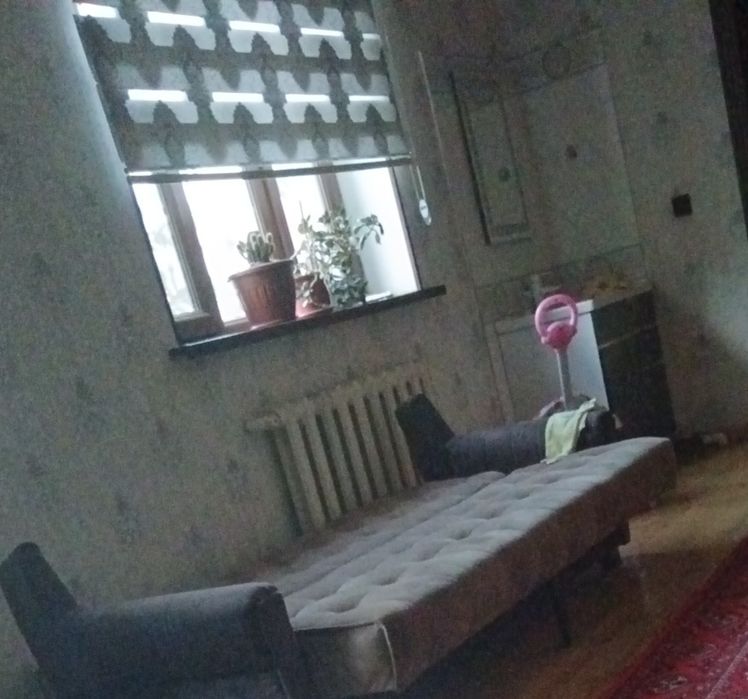 Divan 2 ta kreslosi bilan