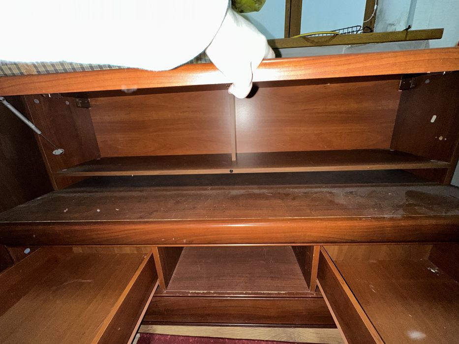 Продам шкаф б/у один новесной