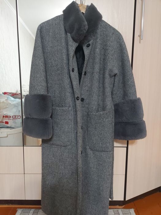 Продам женское пальто