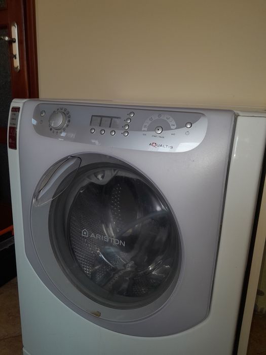 Пералня ARISTON AQXL 109 за части