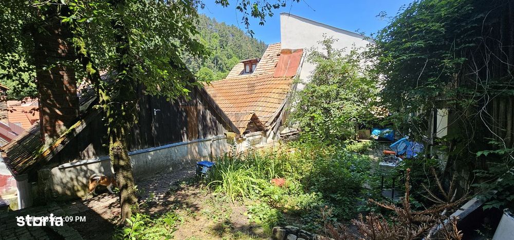 Casa cu 300 mp teren, Schei-Biserica Sfanta Treime, acces din 2 strazi