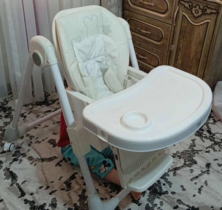 Детский стульчик для кормления