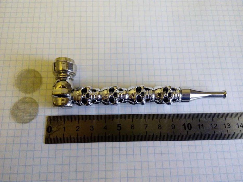 курительная трубка металлическая «Черепа»