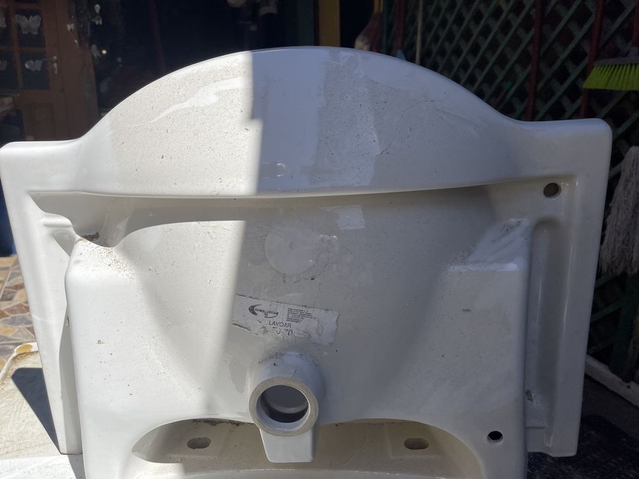 Chiuveta pentru baie din portelan