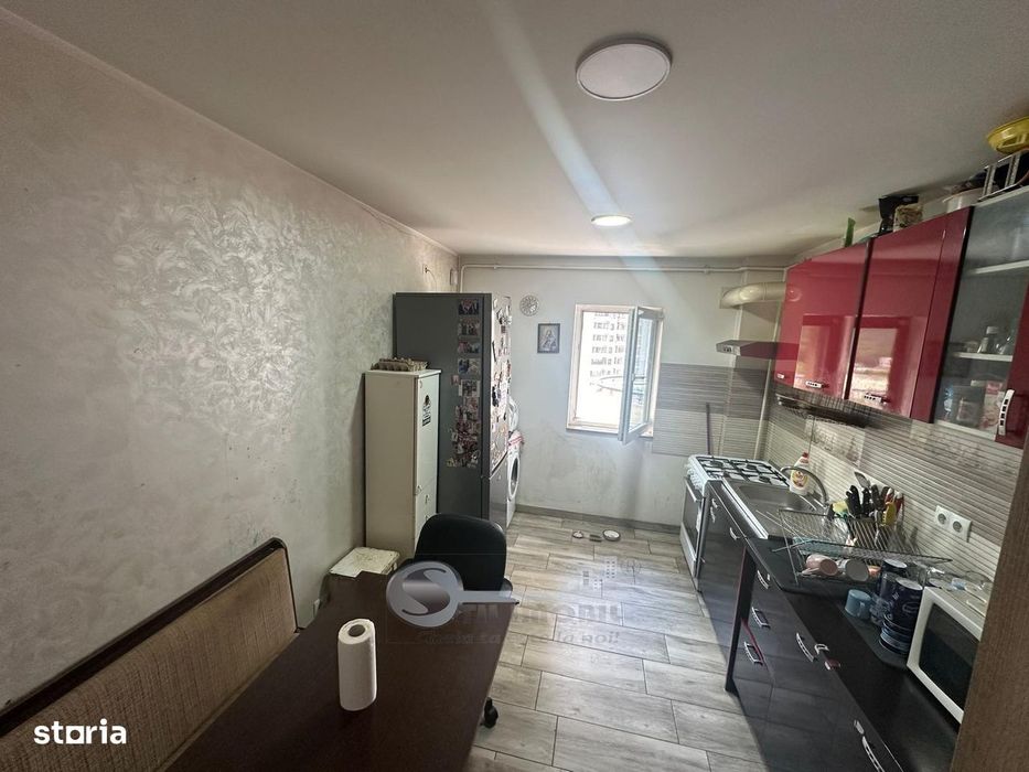 Apartament 4 camere decomandat, 101 mp, etaj intermediar – Nicolina, I