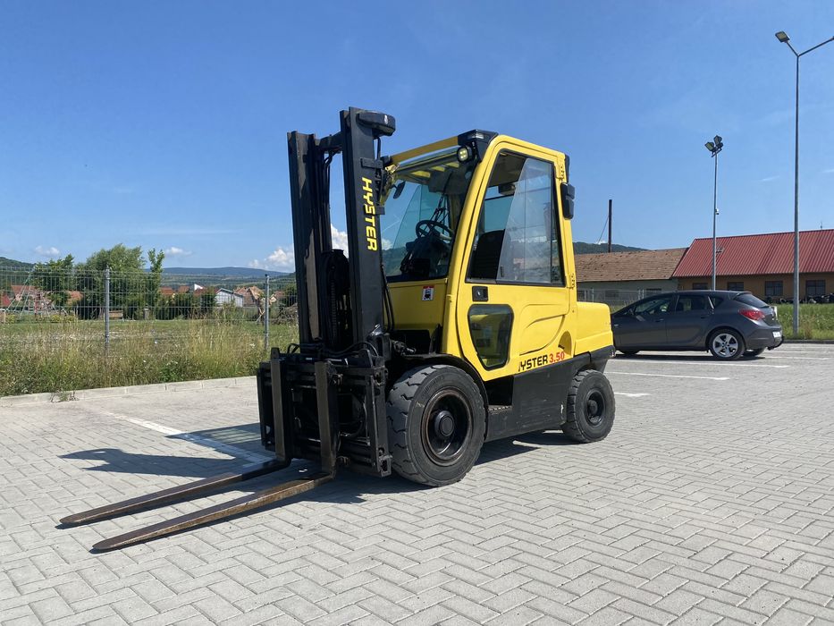 De inchiriat stivuitoare