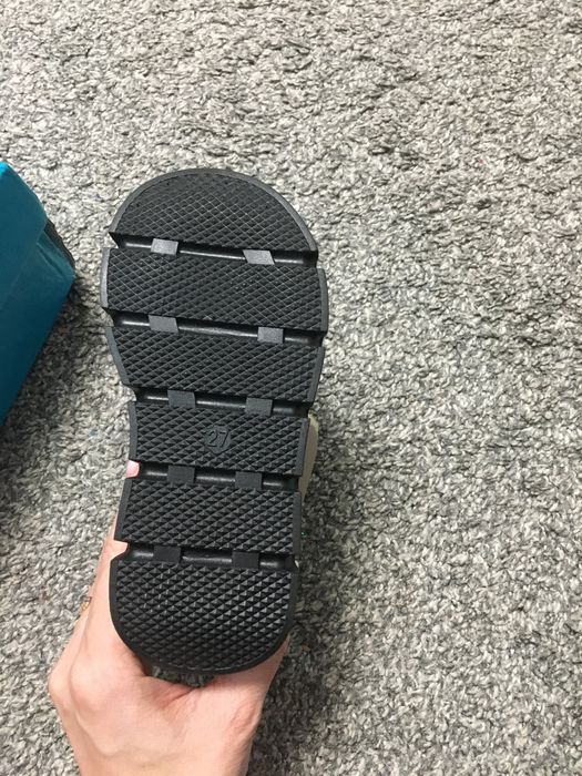 Продам ботиночки