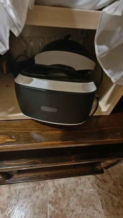 Playstation 4 Slim + 2 джойстика +VR headset