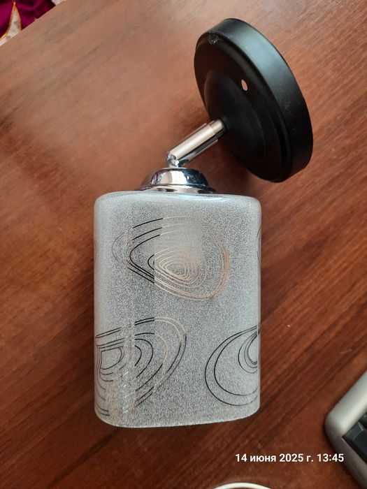 Продам две люстры