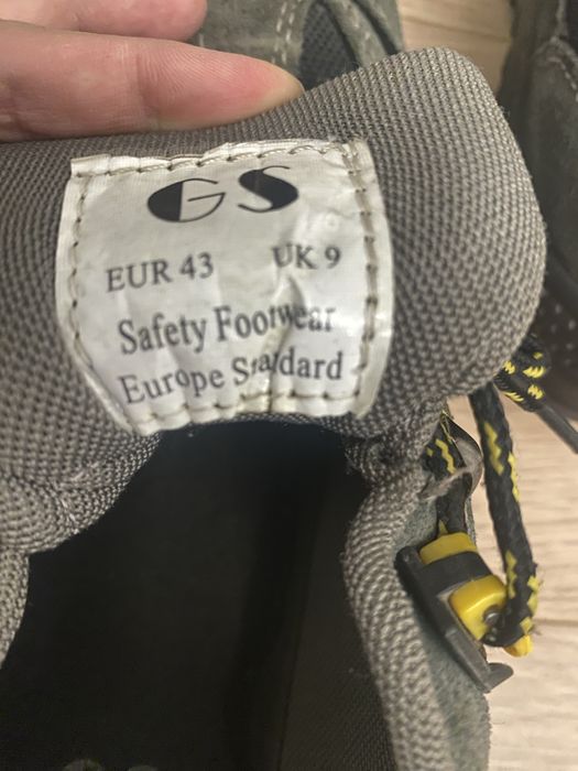 Продам спец обувь