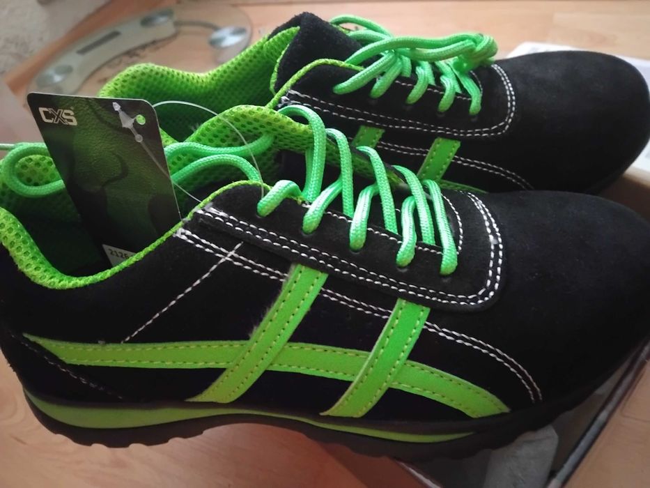 Нови работни обувки