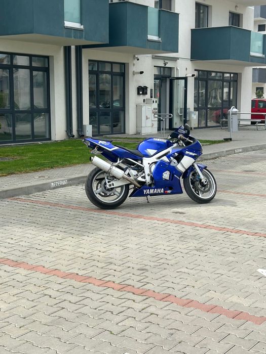 Motocicleta Yamaha R6
