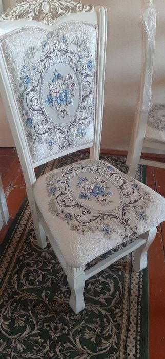 Продается стол стулья 12 стульев