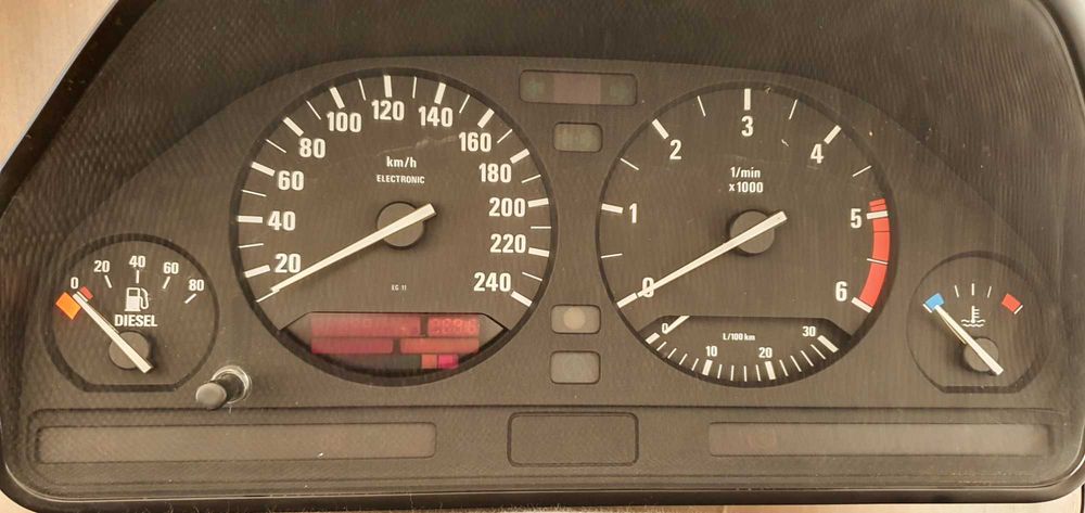 Ремонт на изгорели пиксели на BMW, Range Rover