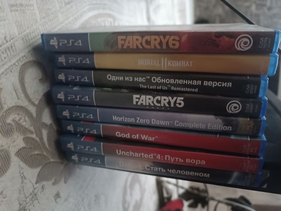 Продам Playstation 4 Slim