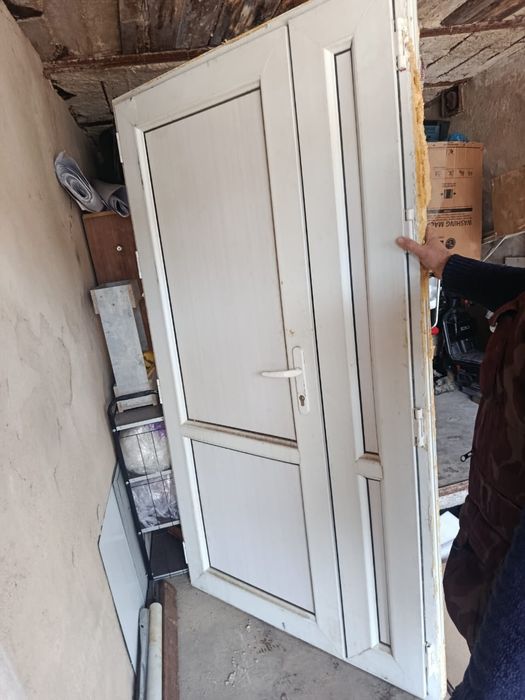 Пластикалық есік сатылады