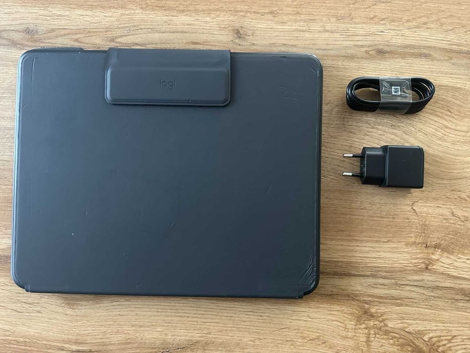 КАТО НОВА !!! Безжична клавиатура - кейс и поставка - LOGITECH Slim Folio Pro - iPad Pro 12.9