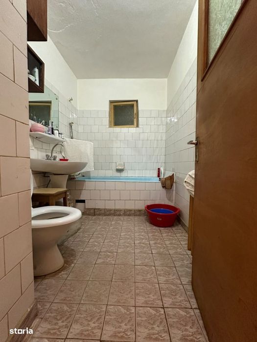 Apartament 3 camere decomandat, zona Calarasilor.