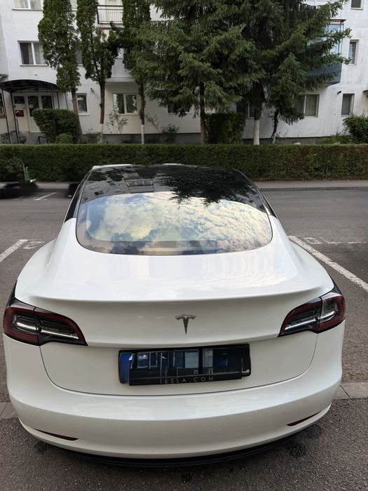 TESLA Model 3 2020 — imagine 4
